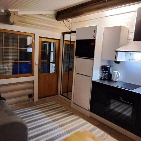 Hotel Hirsimoekki Ja Makuuaitta Karijoki Exterior foto